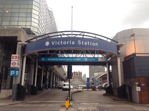 car parking victoria station.